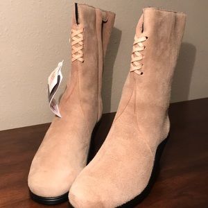 Suede comfort boots